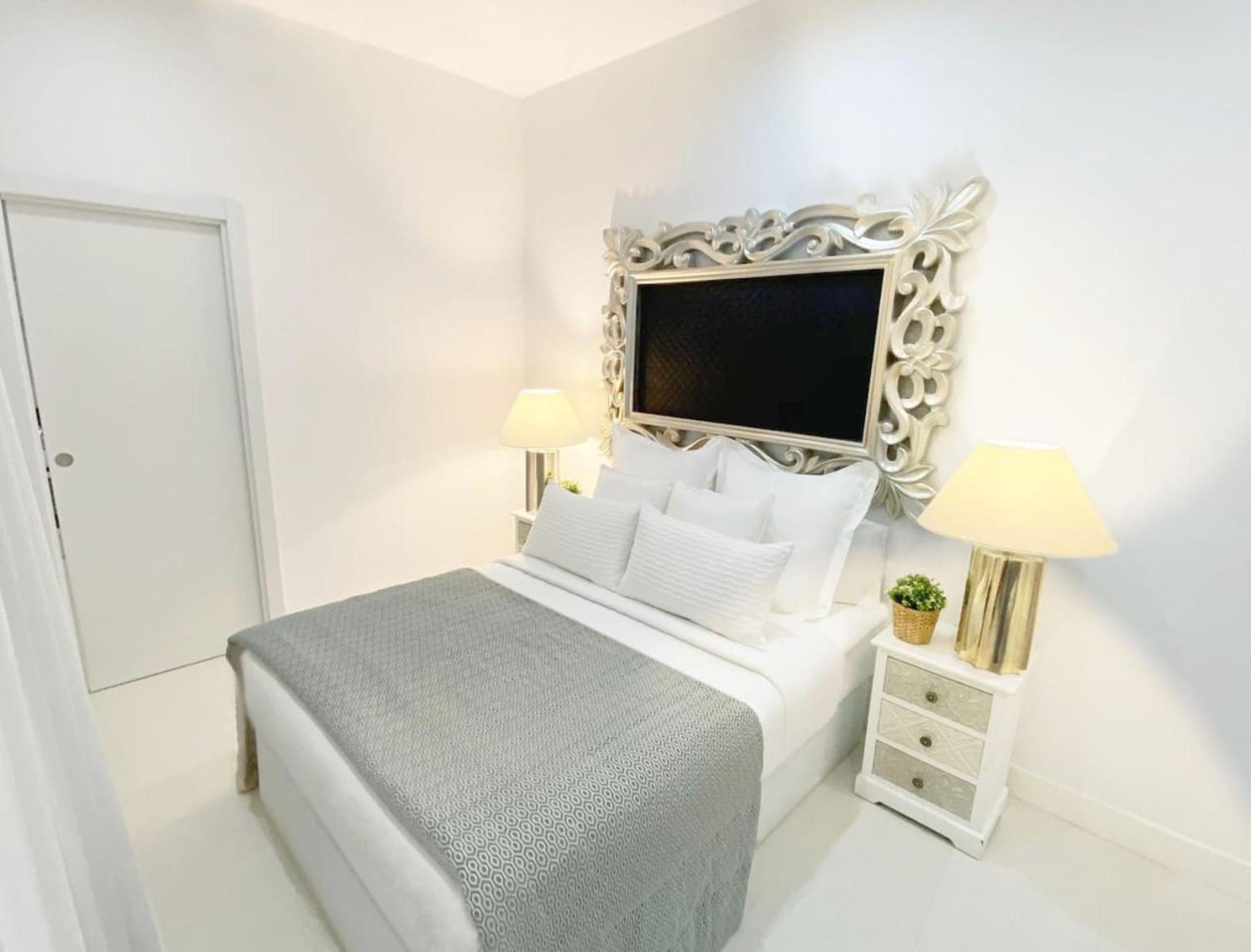 Apartamento De Diseno En Plaza Mayor Madri