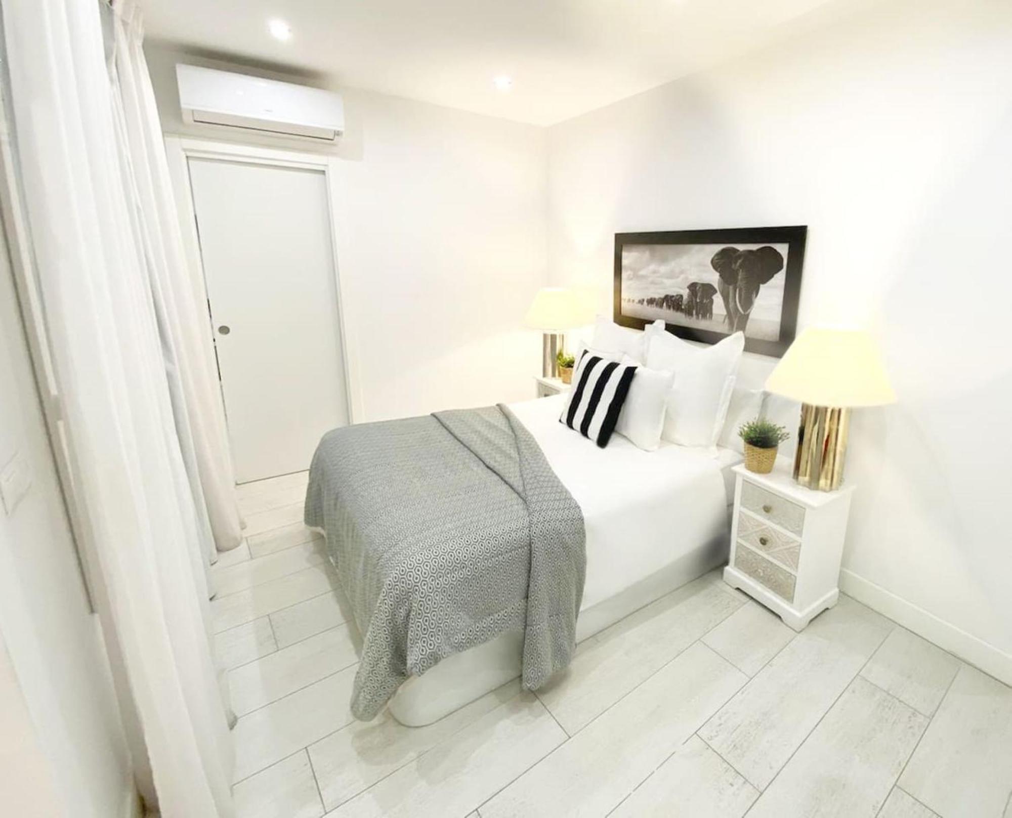 Apartament De Diseno En Plaza Mayor Madrid